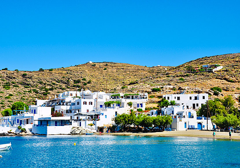 The Aperanto in Faros on Sifnos is one of the best hotels in the Cyclades.