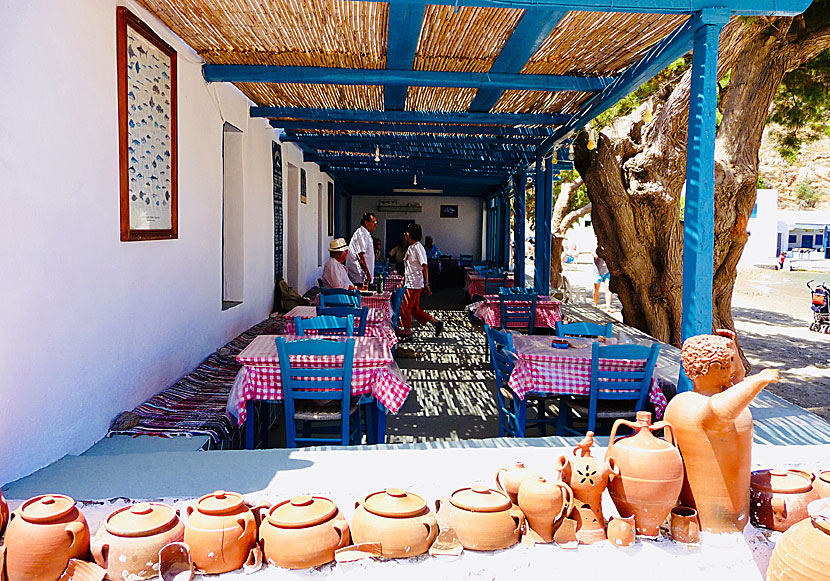 Taverna with ceramics in Heronissos.