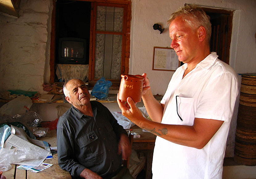 Kalimera and the ceramist Kostas Depastas on Sifnos.