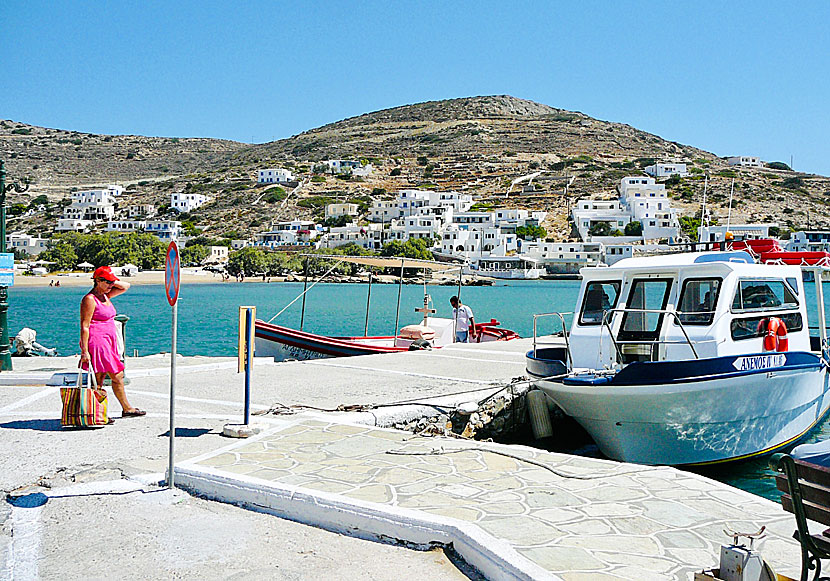 The beach boat that goes to the beaches of Agios Georgios and Malta on Sikinos.
