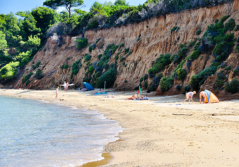 Mandraki beach is one of Skiathos nudist beaches.