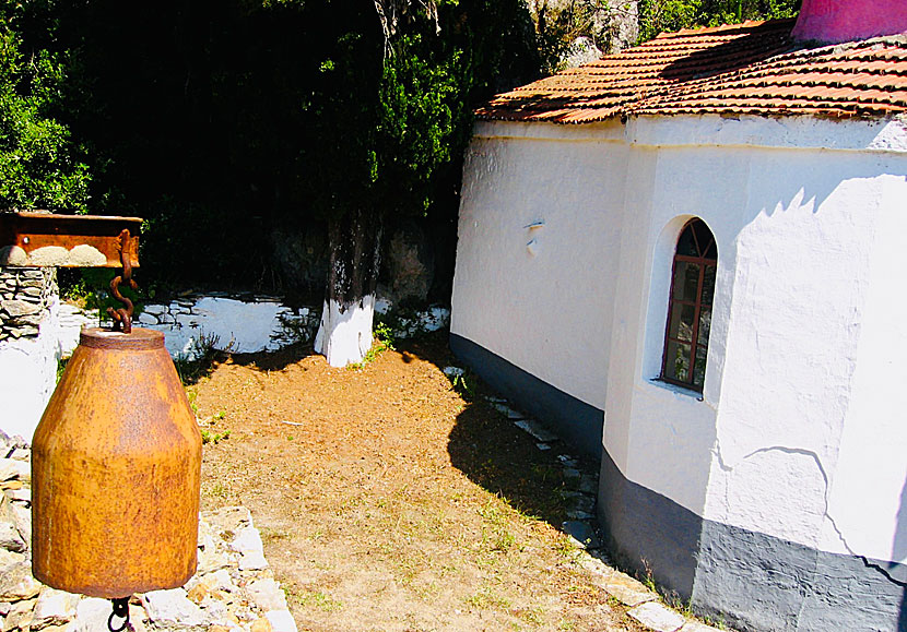 The huge church bell outside the monastery of Panagia Kechria near Kastro in Skiathos.