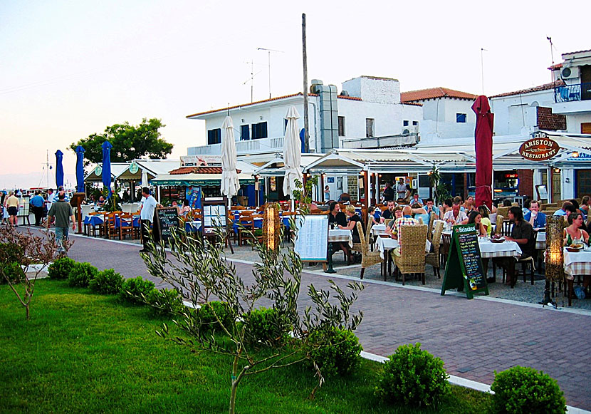 In the small harbour of Skiathos town there are many good tavernas and restaurants.