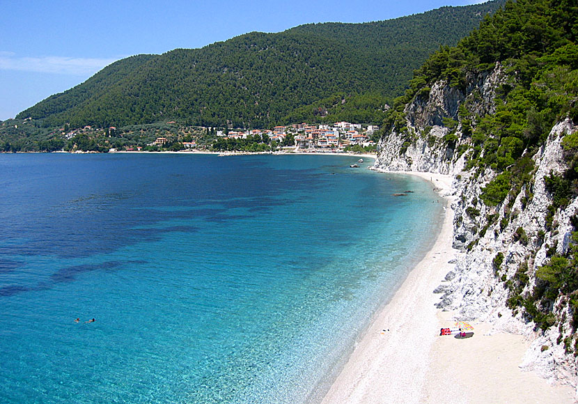 The best beach near Neo Klima is Hovolo beach.