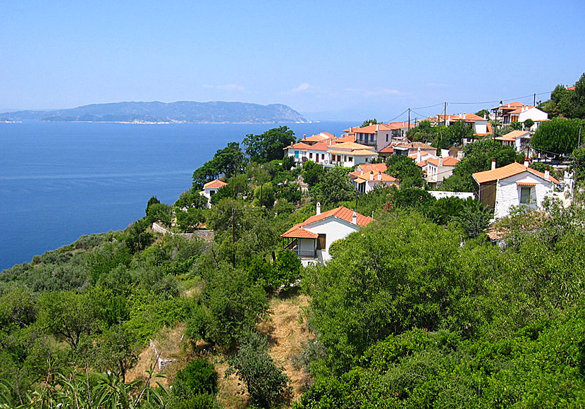 The village of Paleo Klima on Skopelos is very nicely situated on a verdant slope full of olive, lemon and orange trees.
