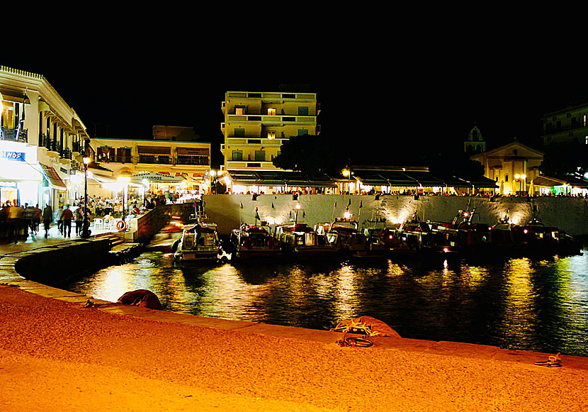 Good restaurants and taverns in the cozy harbour of Spetses.