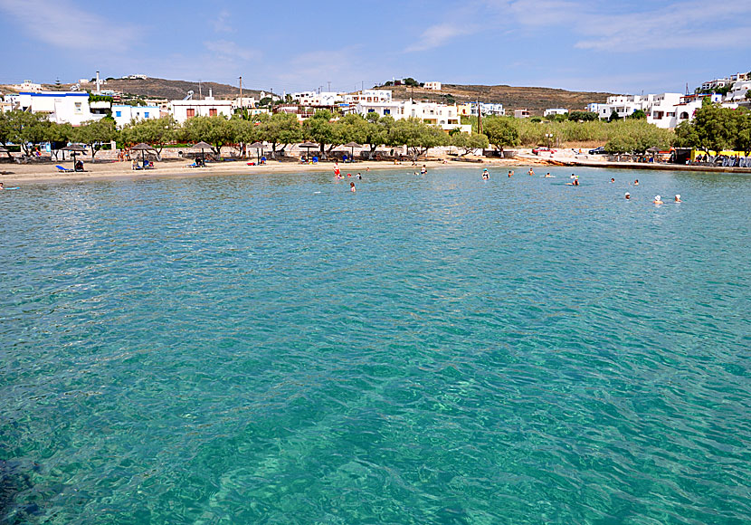 Azolimnos is one of many child-friendly beaches in Syros.