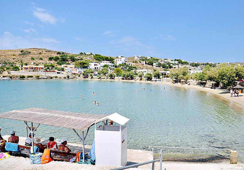 Megas Gialos beach is close to the child-friendly sandy beach Achladi on Syros.