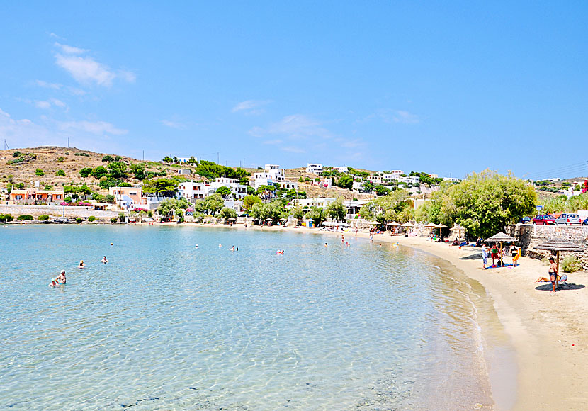 The child-friendly beach of Megas Gialos in Syros.