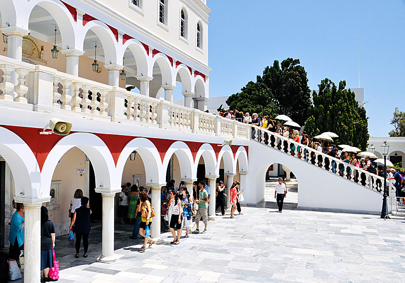 The queues to the Holy Church of Panagia Evangelistria in Tinos town can be long.