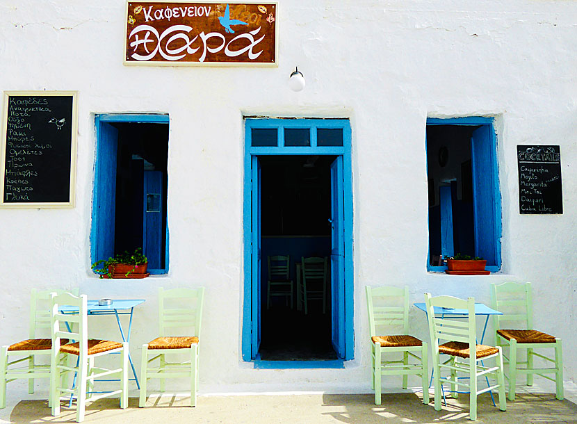 cafes in Chora. Schinoussa.