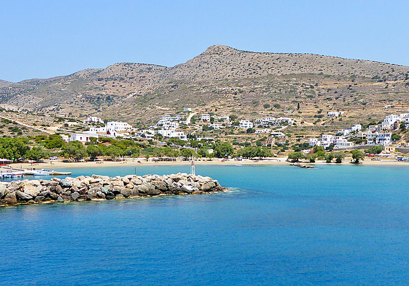 The beach in Alopronia in Sikinos.