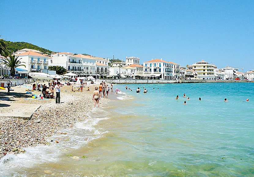 In the town of Spetses there are many fine beaches.