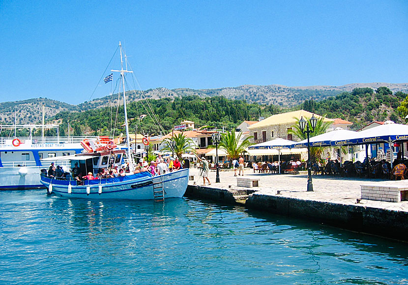 If you live in Parga, you can take an excursion boat to Sivota and Bella Vraka beach.